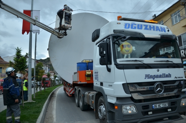 Dev su tankı 4 günde nakledildi